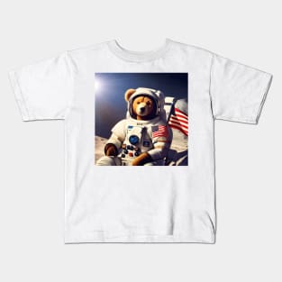 Teddy in a Space suit sitting on a deck chair on the Moon Kids T-Shirt